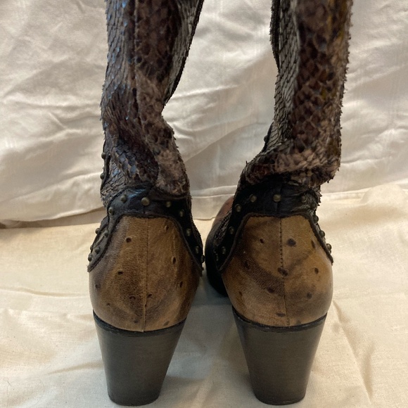 Stuart Weitzman Snake Skin Heeled Dressy Cowboy Boots Size 6.5 - Picture 3 of 5